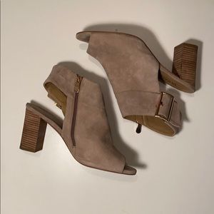 Stylish Suede open-toed Heels with Ankle strap